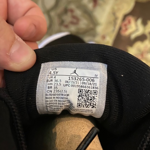 Nike Air Jordans 12’s Retro Playoffs (GS) - Picture 15 of 16